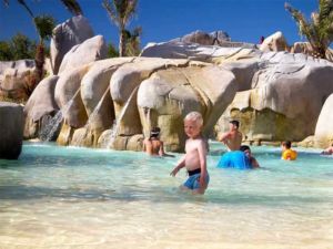 Piscina tematizada camping Le Brasilia, Fracnia